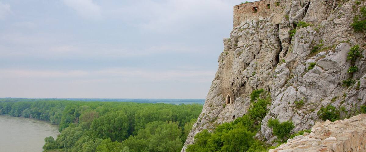 Devin Castle which includes a castle, building ruins and heritage elements