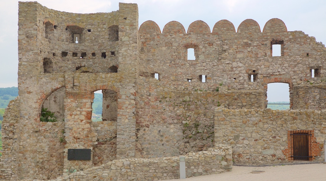 Devin Castle showing heritage elements, building ruins and chateau or palace