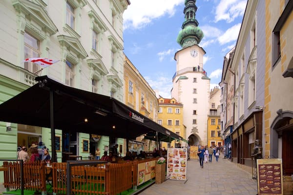 Michaelstor das einen Café-Lifestyle, Stadt und Straßenszenen