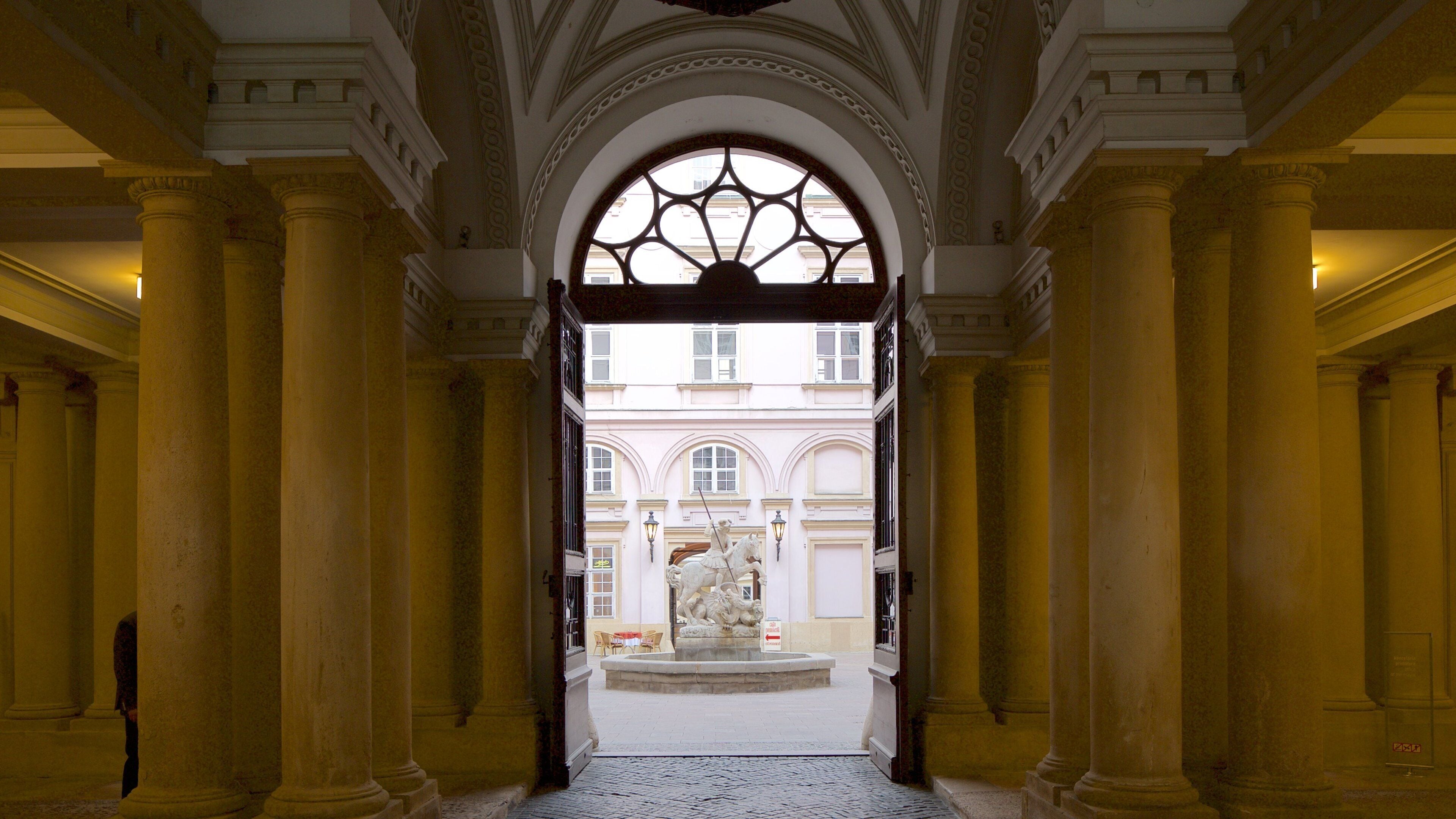 Primate\'s Palace showing interior views, heritage architecture and heritage elements