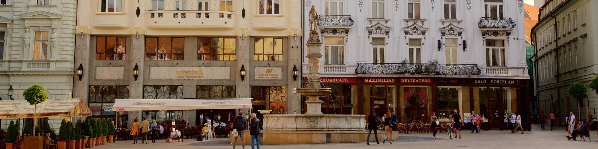 Hlavne Square featuring a square or plaza, heritage elements and a city