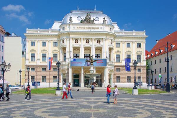 Hviezdoslavovo Square which includes theatre scenes, heritage elements and a square or plaza