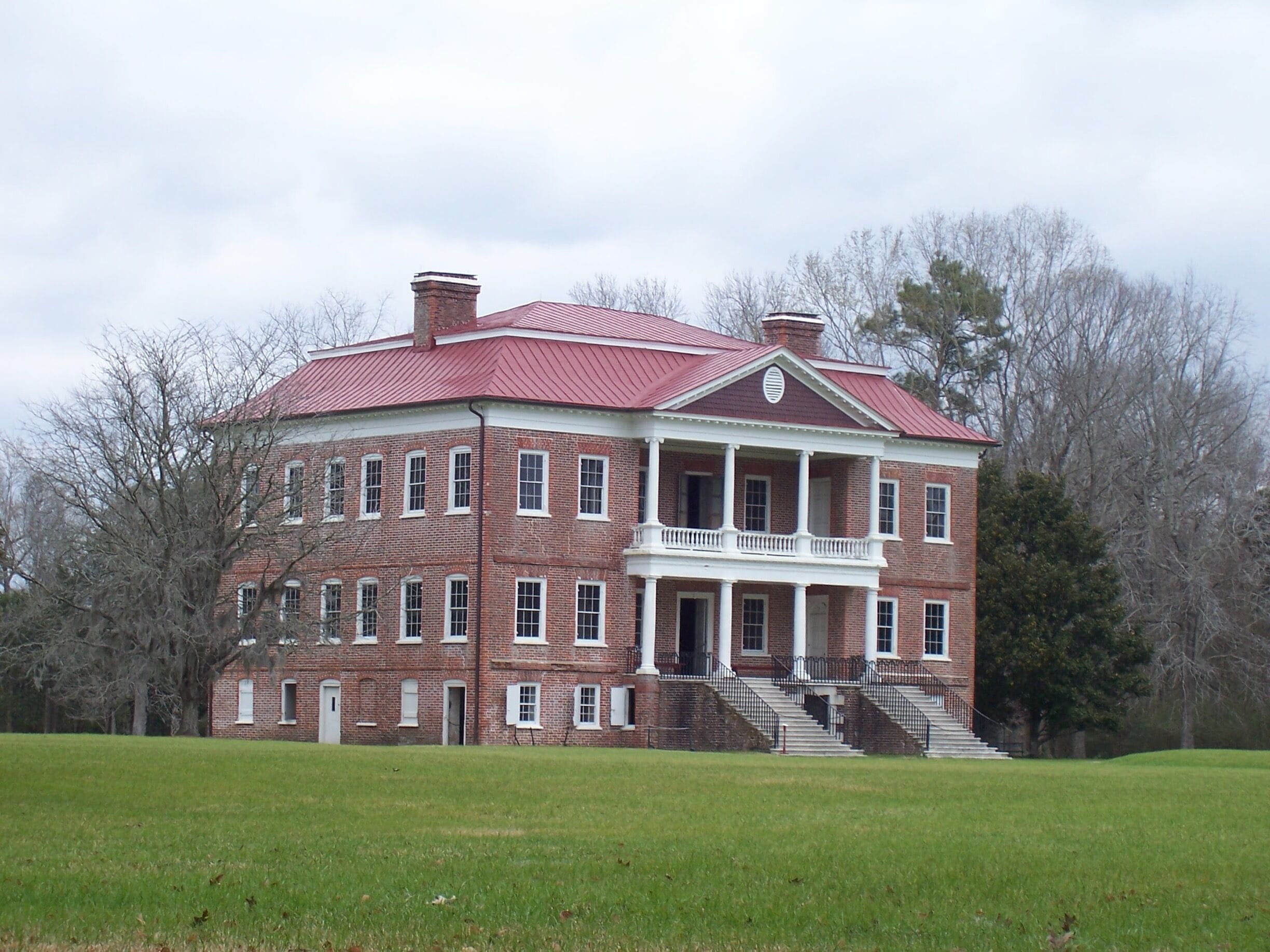 Beautiful Charleston plantation in it's original state.