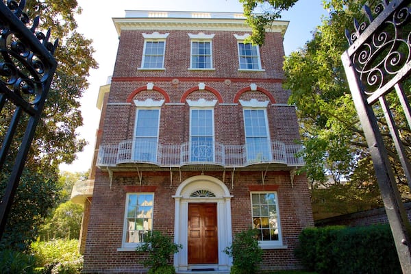 Nathaniel Russell House caracterizando uma casa e elementos de patrimônio