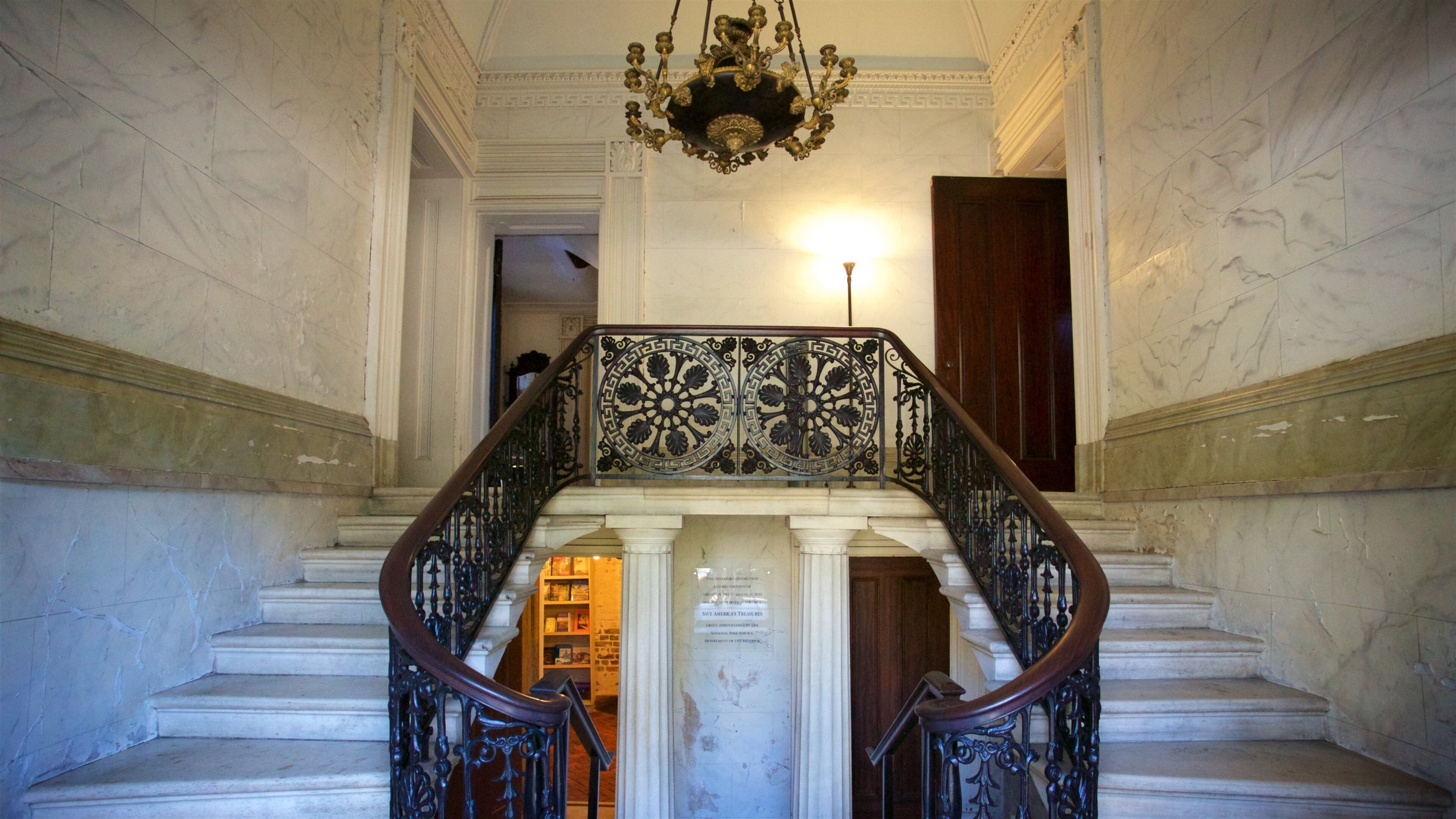 Aiken-Rhett House Museum which includes heritage elements and interior views