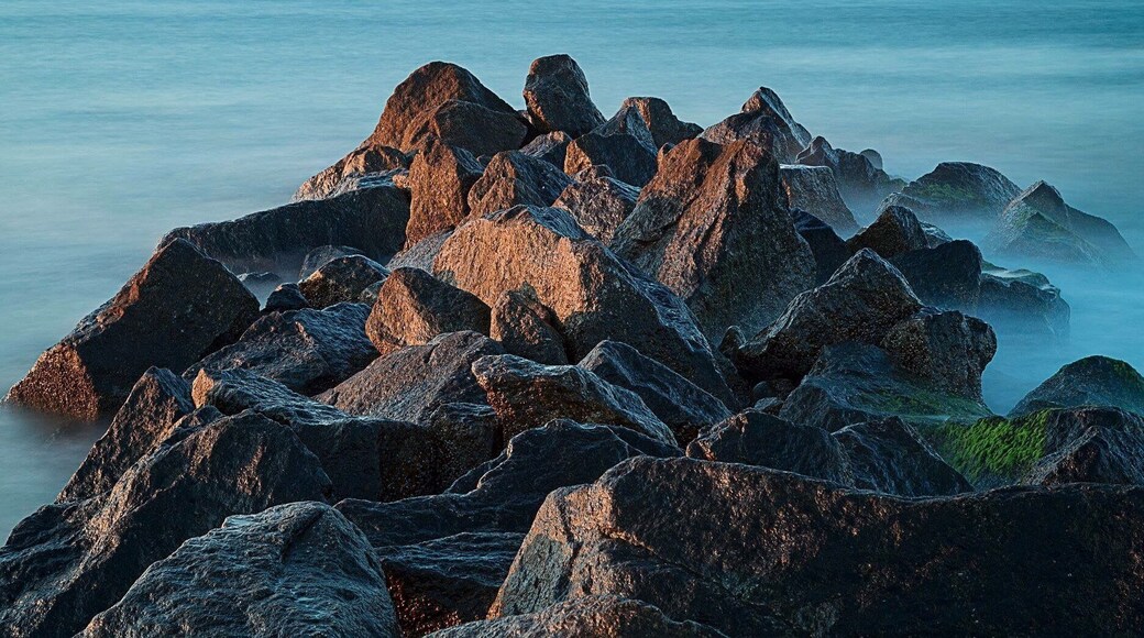 View of Morris Island Lighthouse from Folly Beach at high tide.
#beachtrips