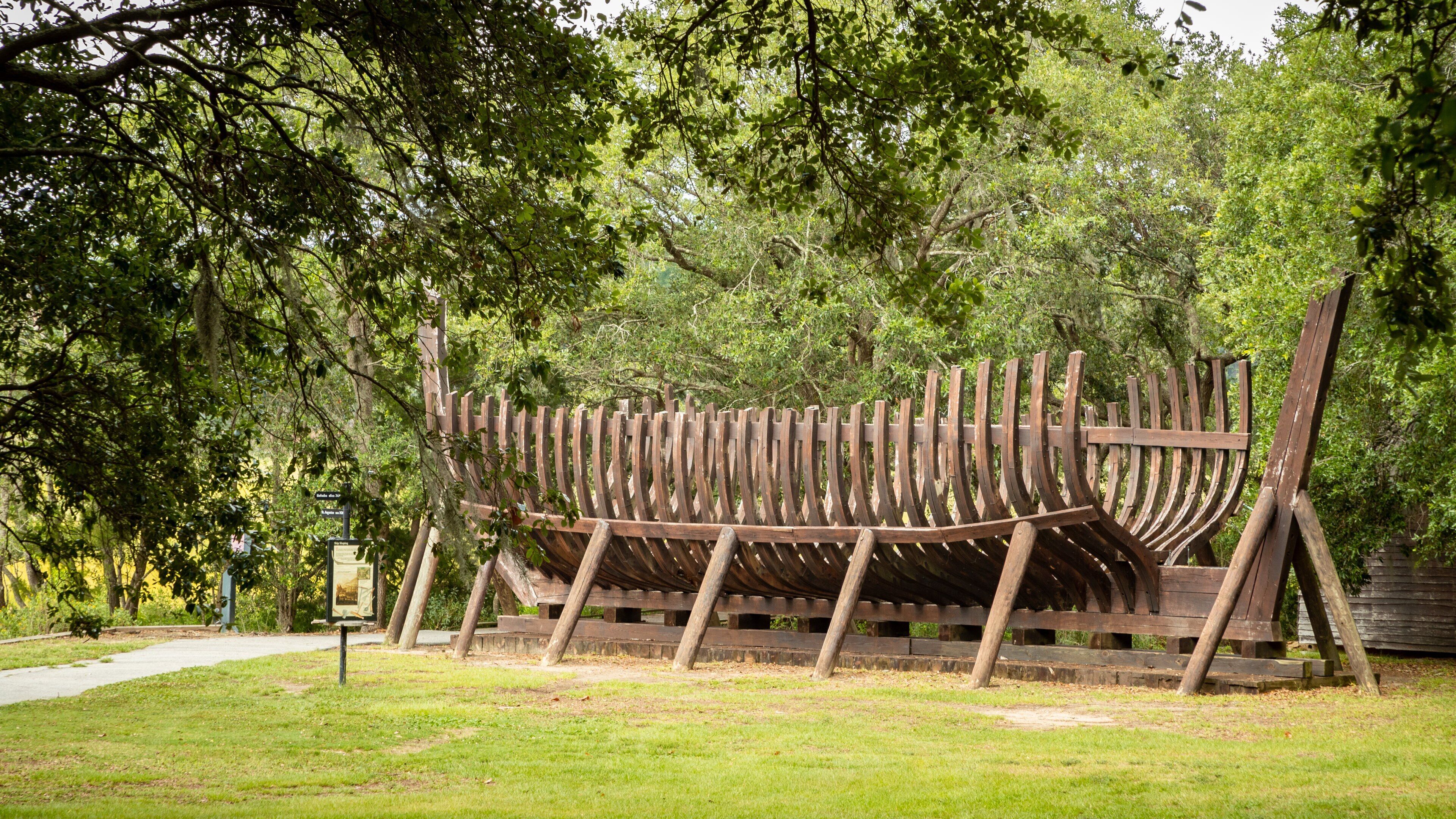 Charles Towne Landing State Historic Site showing a park and heritage elements