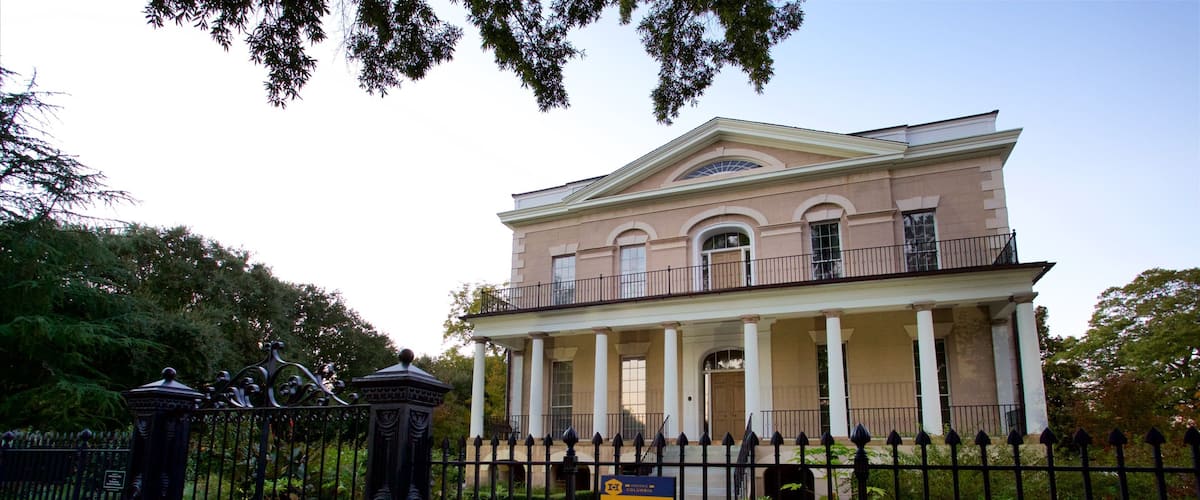 Hampton-Preston Mansion and Gardens which includes heritage elements and a house