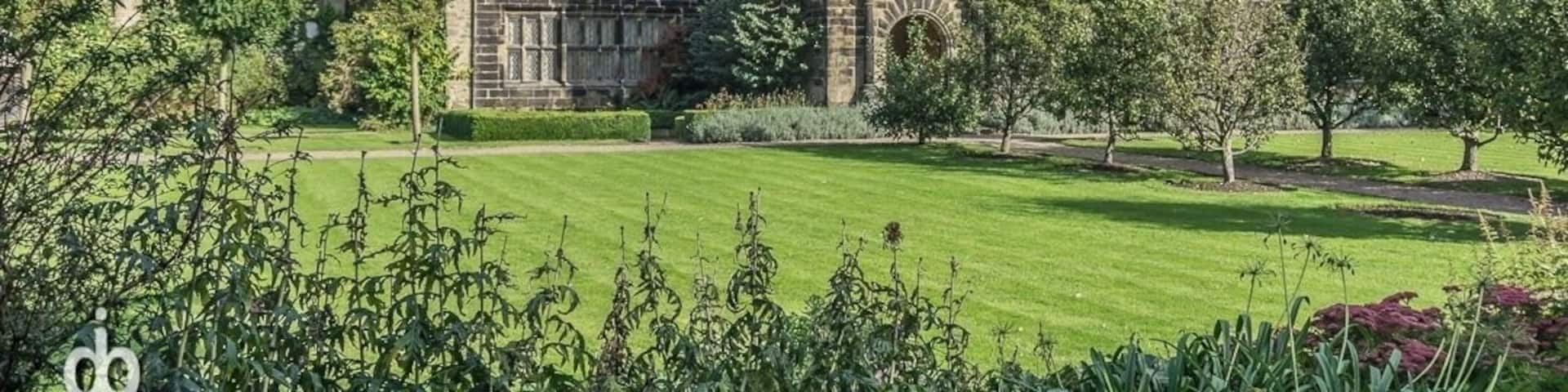 Beautiful old hall. Loads of history. Lovely gardens.