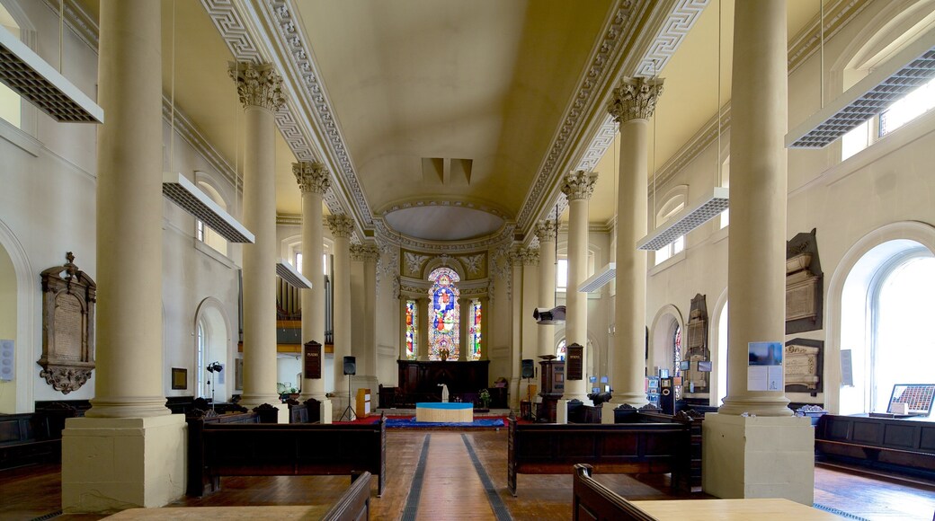 ホリー トリニティ教会 表示 宗教名所, 屋内の眺め と 教会あるいは大聖堂