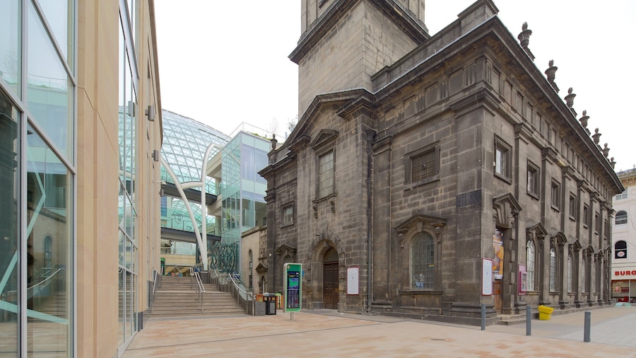 Holy Trinity Church montrant église ou cathédrale et patrimoine historique