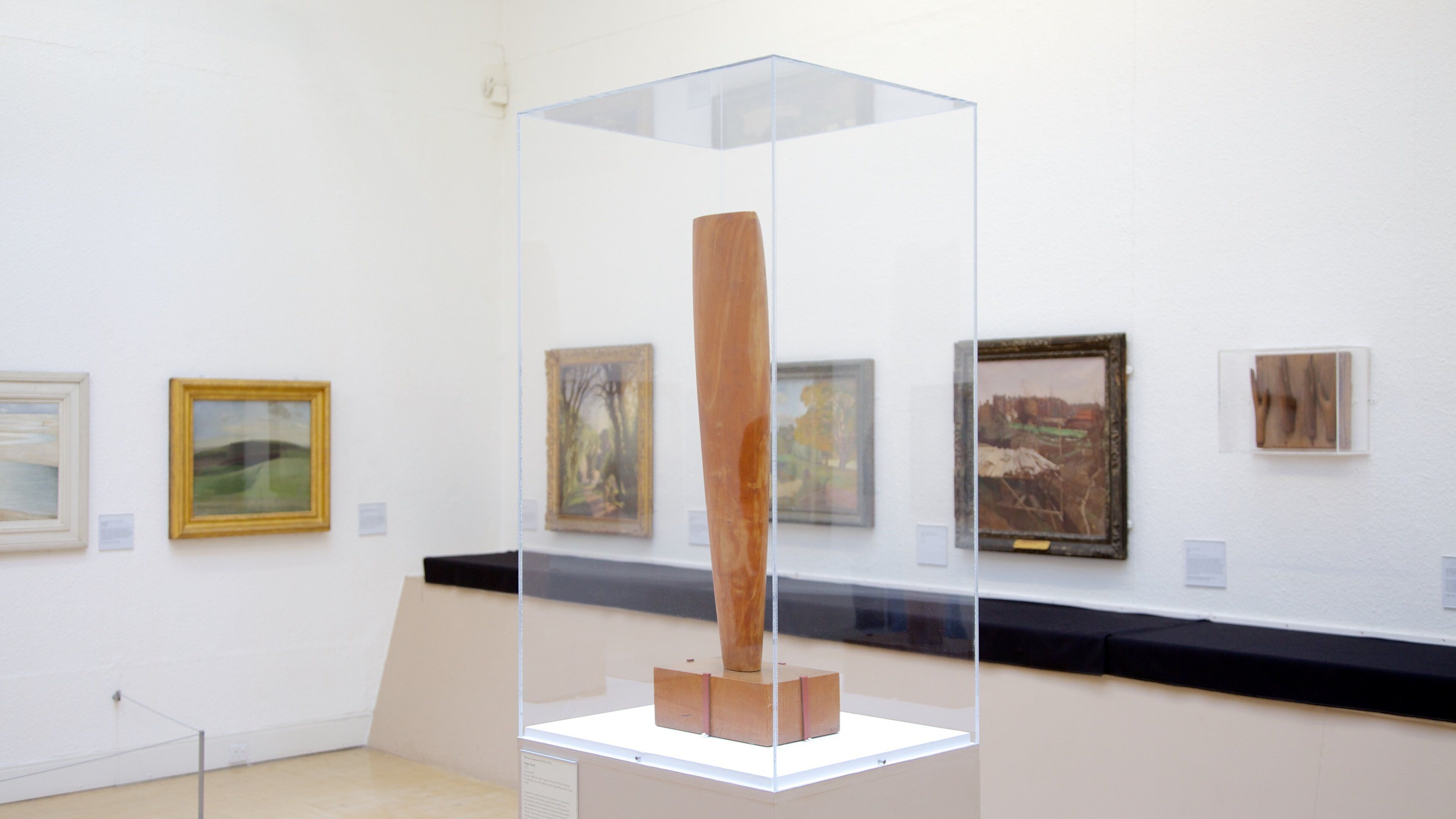 Leeds City Art Gallery som omfatter interiør og kunst