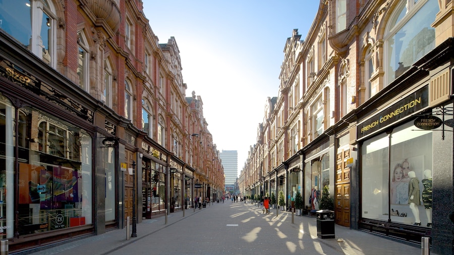 Victoria Quarter featuring street scenes and heritage architecture