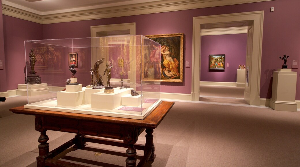 Chrysler Museum of Art mostrando arte y vistas de interior