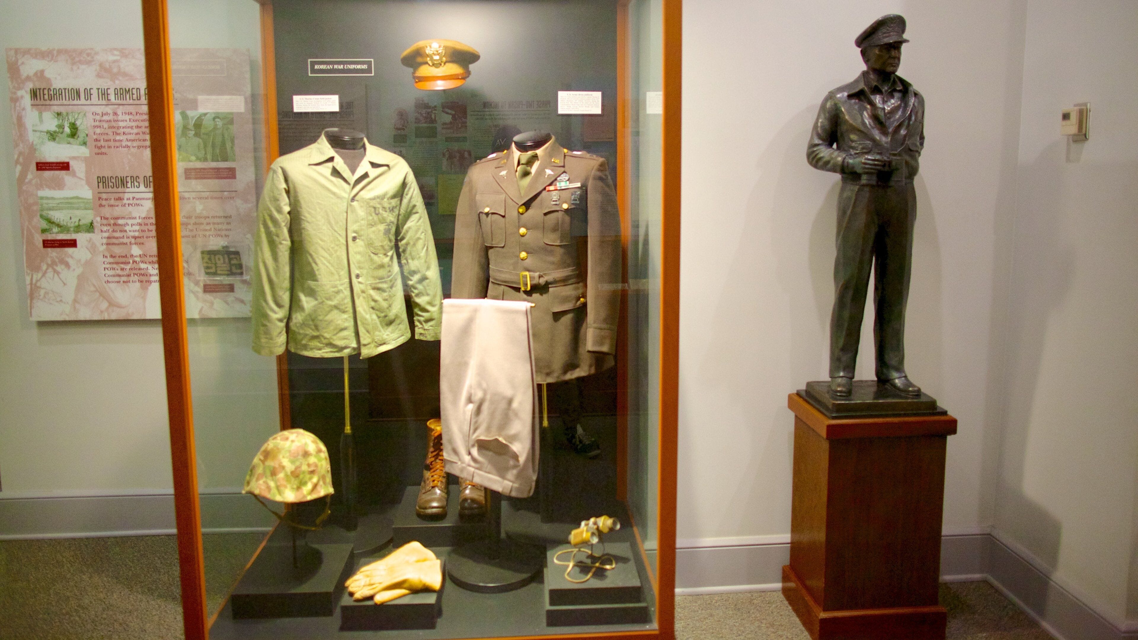 ★１９６４年＊アメリカ軍＊マッカーサー元帥記念館メダル（実物） ダグラス・マッカーサー - Wikipedia