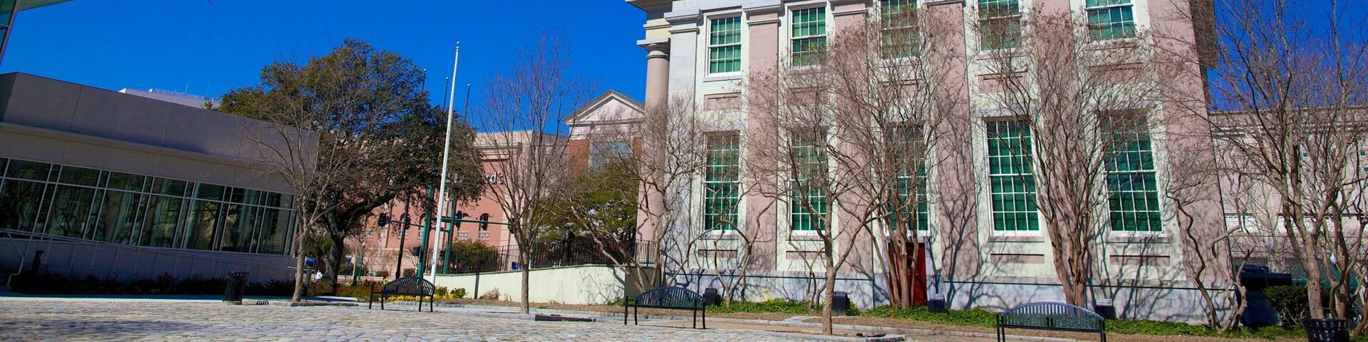 Norfolk - Virginia Beach mostrando un monumento