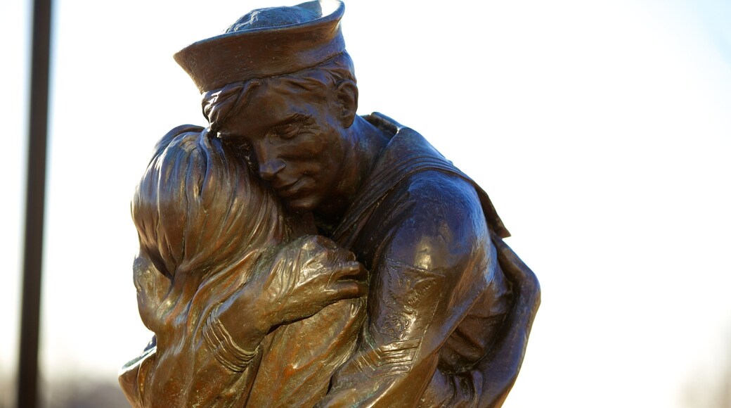 Town Point Park showing a statue or sculpture and a monument