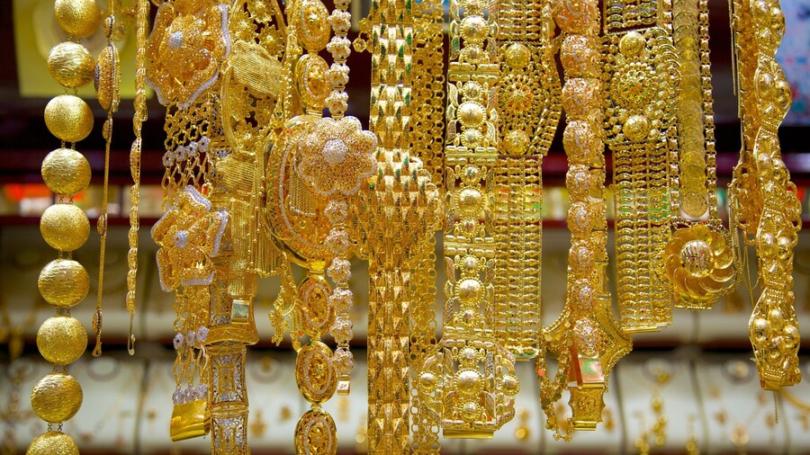 Gold Souk which includes shopping