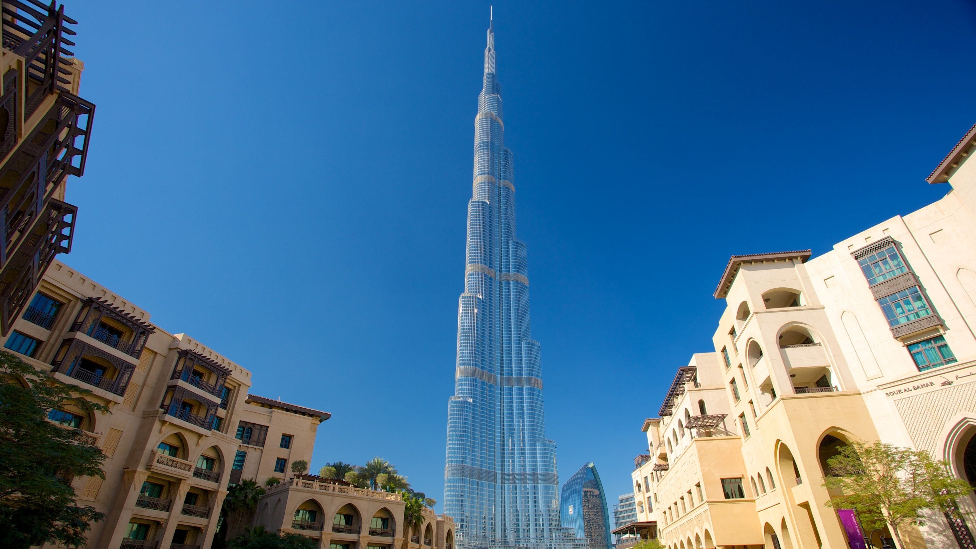 Burj Khalifa which includes a skyscraper, city views and modern architecture