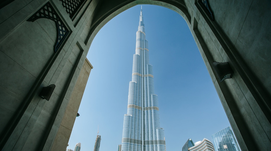Burj Khalifa showing modern architecture and a skyscraper