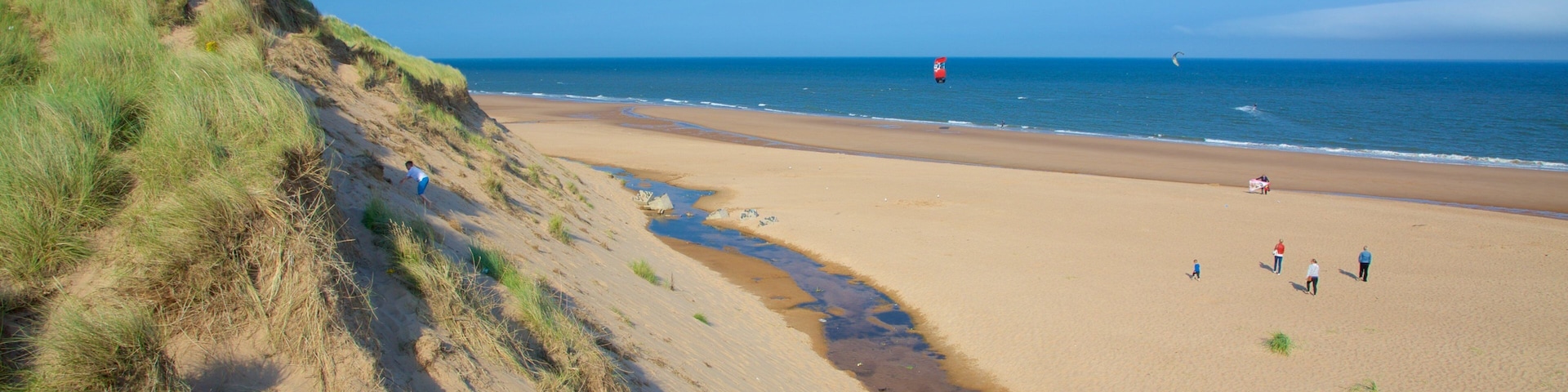 Balmedie Country Park mostrando paisagens litorâneas e uma praia de areia