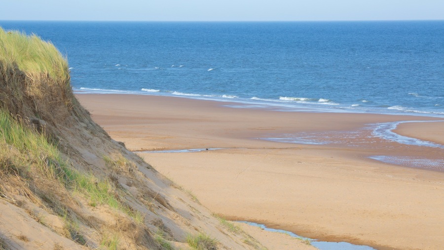 Balmedie Country Park mit einem Strand und allgemeine Küstenansicht