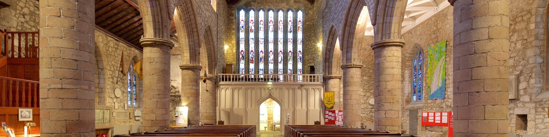 Cathedral of St. Machar mettant en vedette vues intérieures, église ou cathédrale et éléments religieux