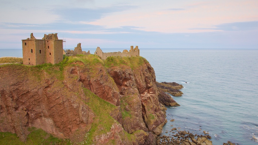 Dunnottar Castle showing general coastal views and château or palace