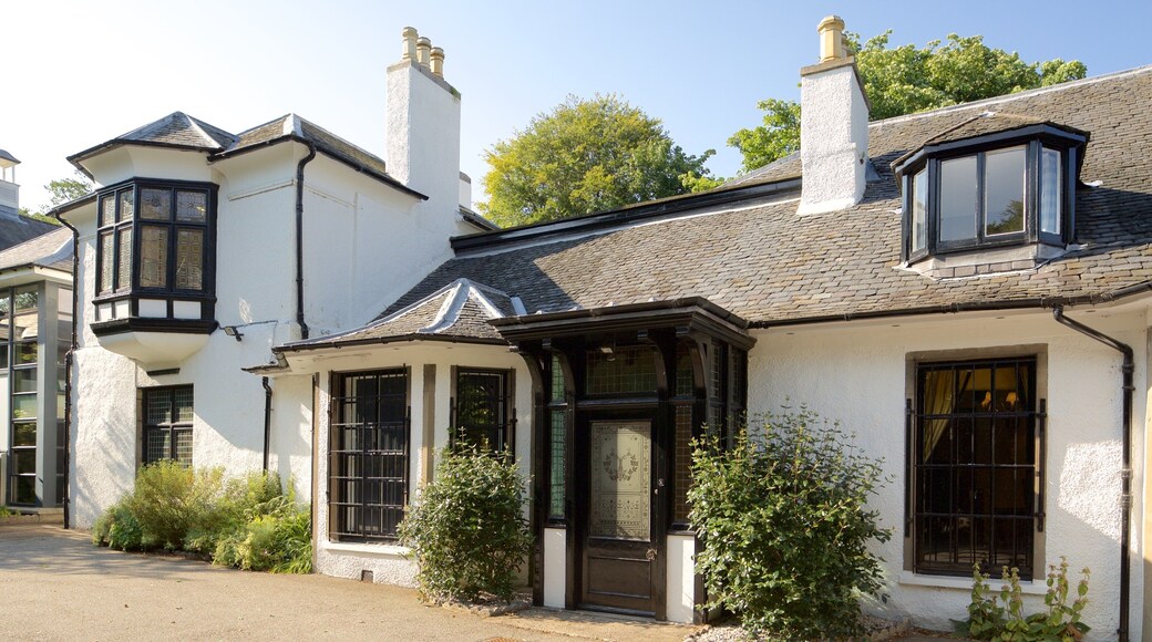 Gordon Highlanders Museum which includes a house and street scenes