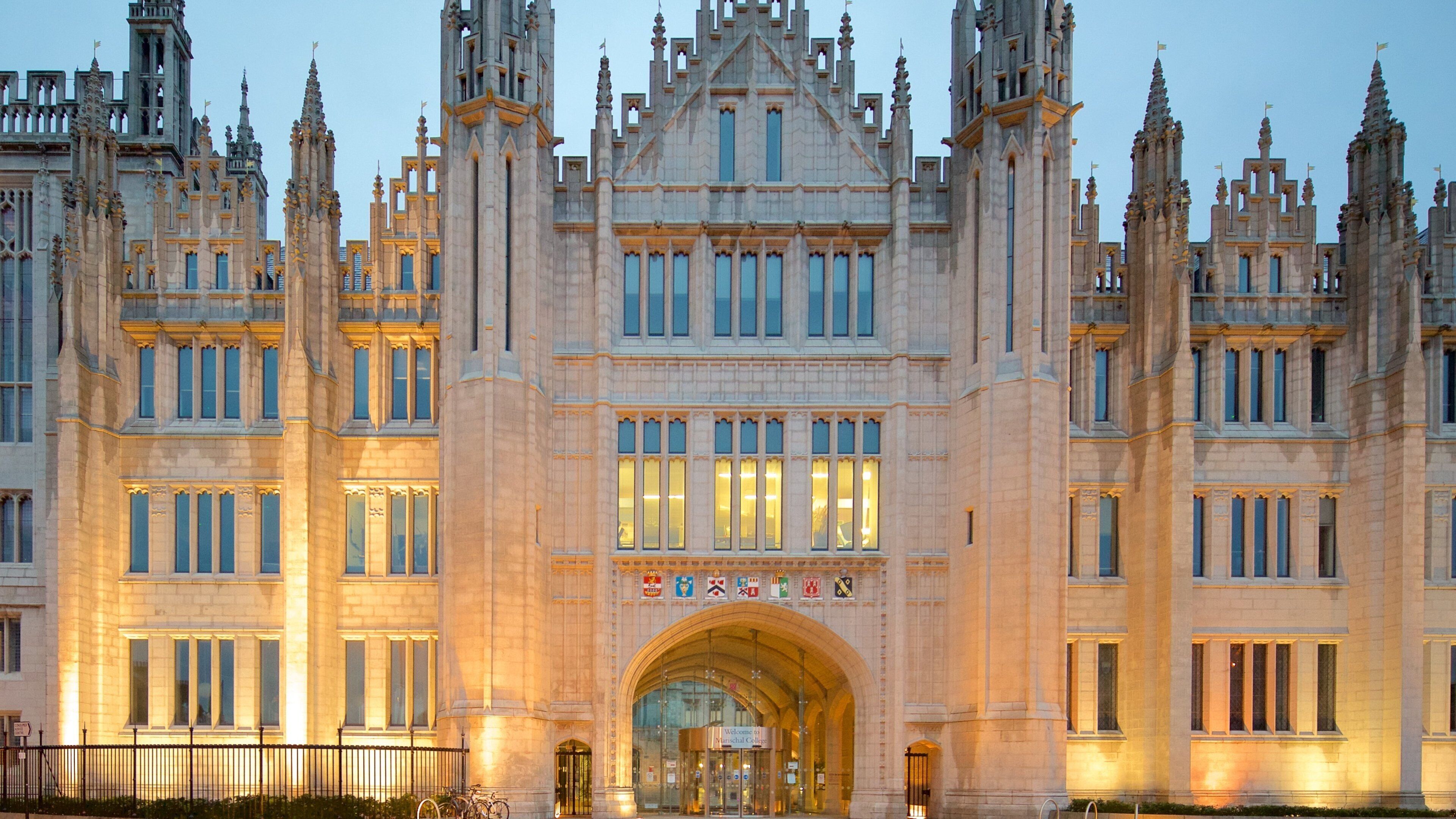 Marischal Museum que incluye elementos patrimoniales y arquitectura patrimonial