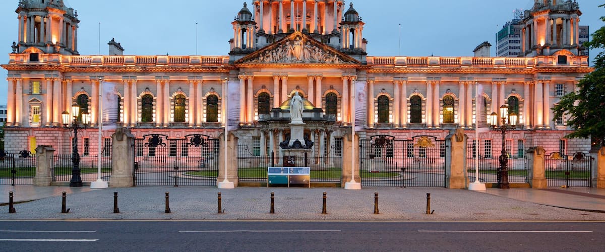 Tòa thị Chính Belfast có tính năng lâu đài, di sản và kiến trúc di sản