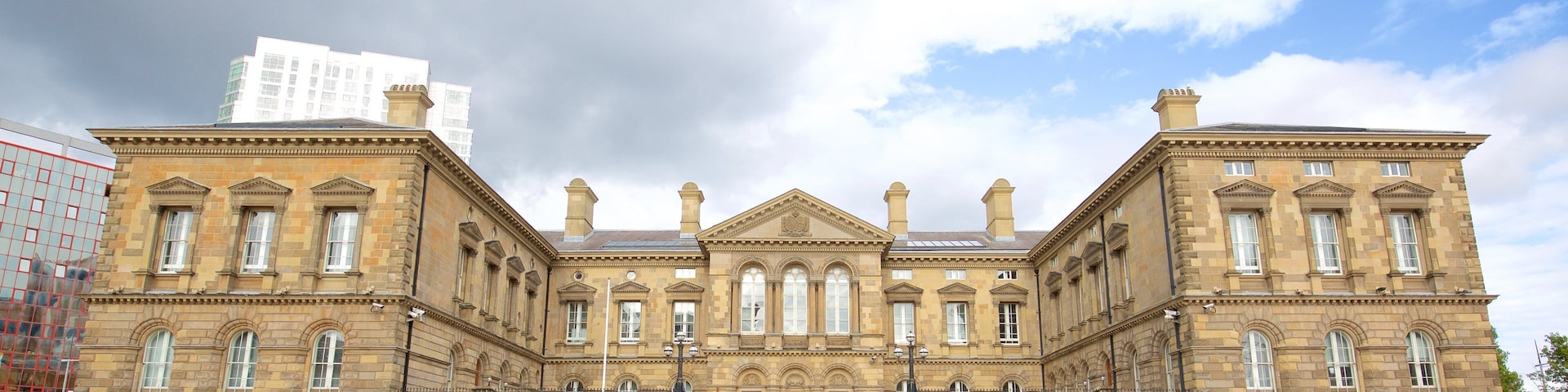 Belfast que inclui um edifício administrativo, arquitetura de patrimônio e elementos de patrimônio