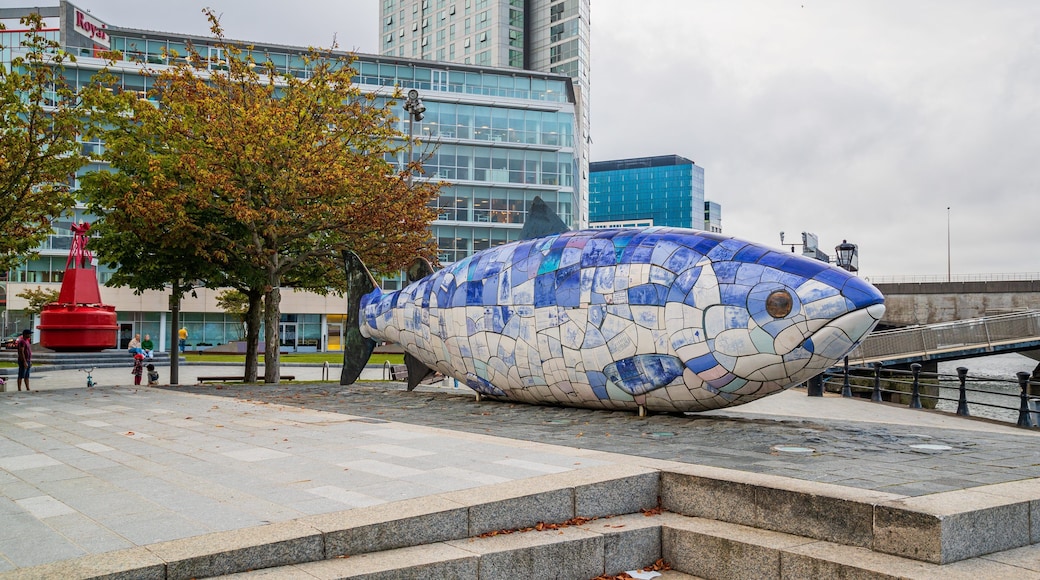 Big Fish which includes outdoor art