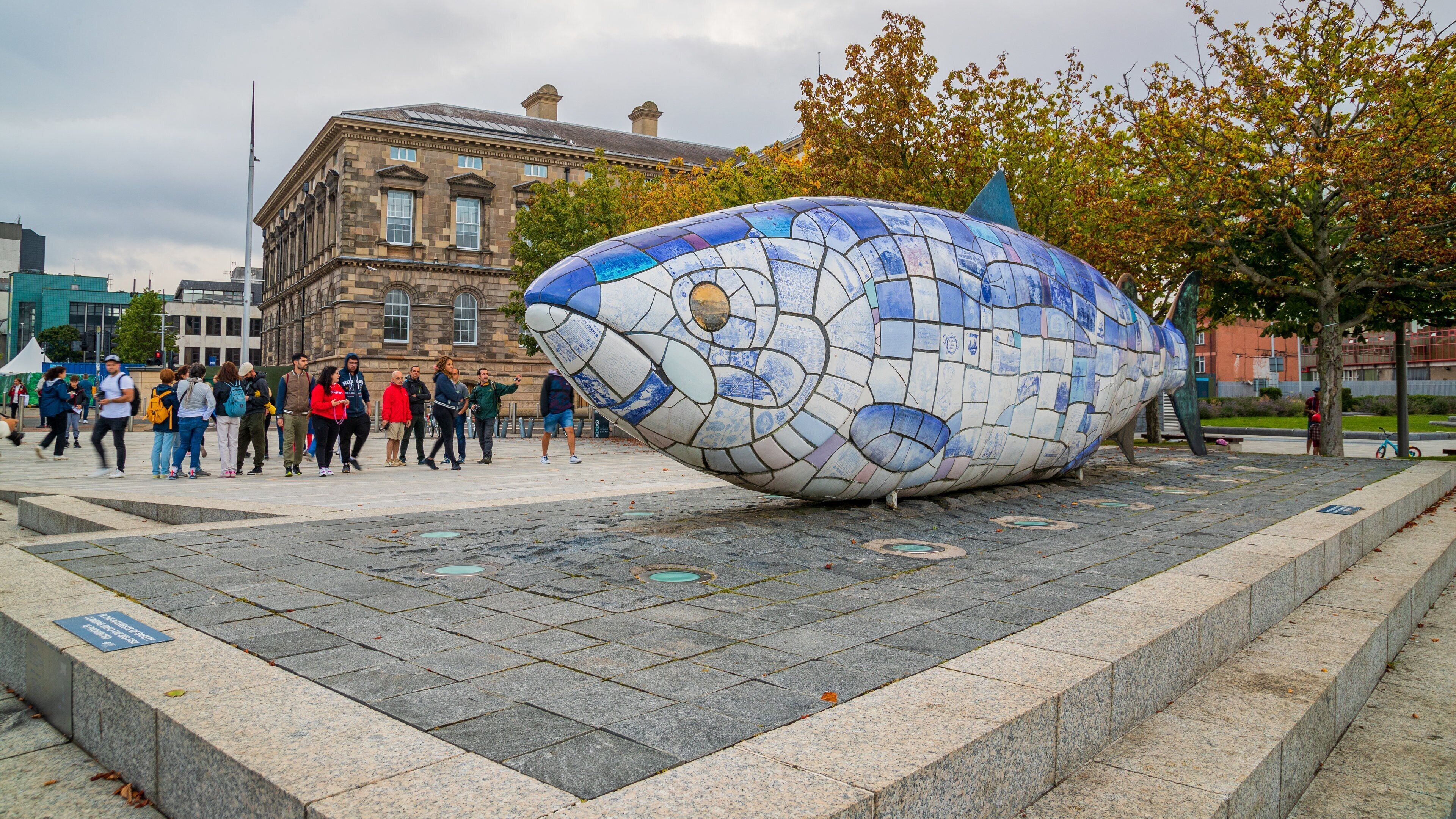 Big Fish which includes outdoor art and street scenes