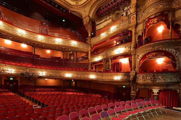 Grand Opera House mettant en vedette scÚnes de théùtre, patrimoine historique et patrimoine architectural