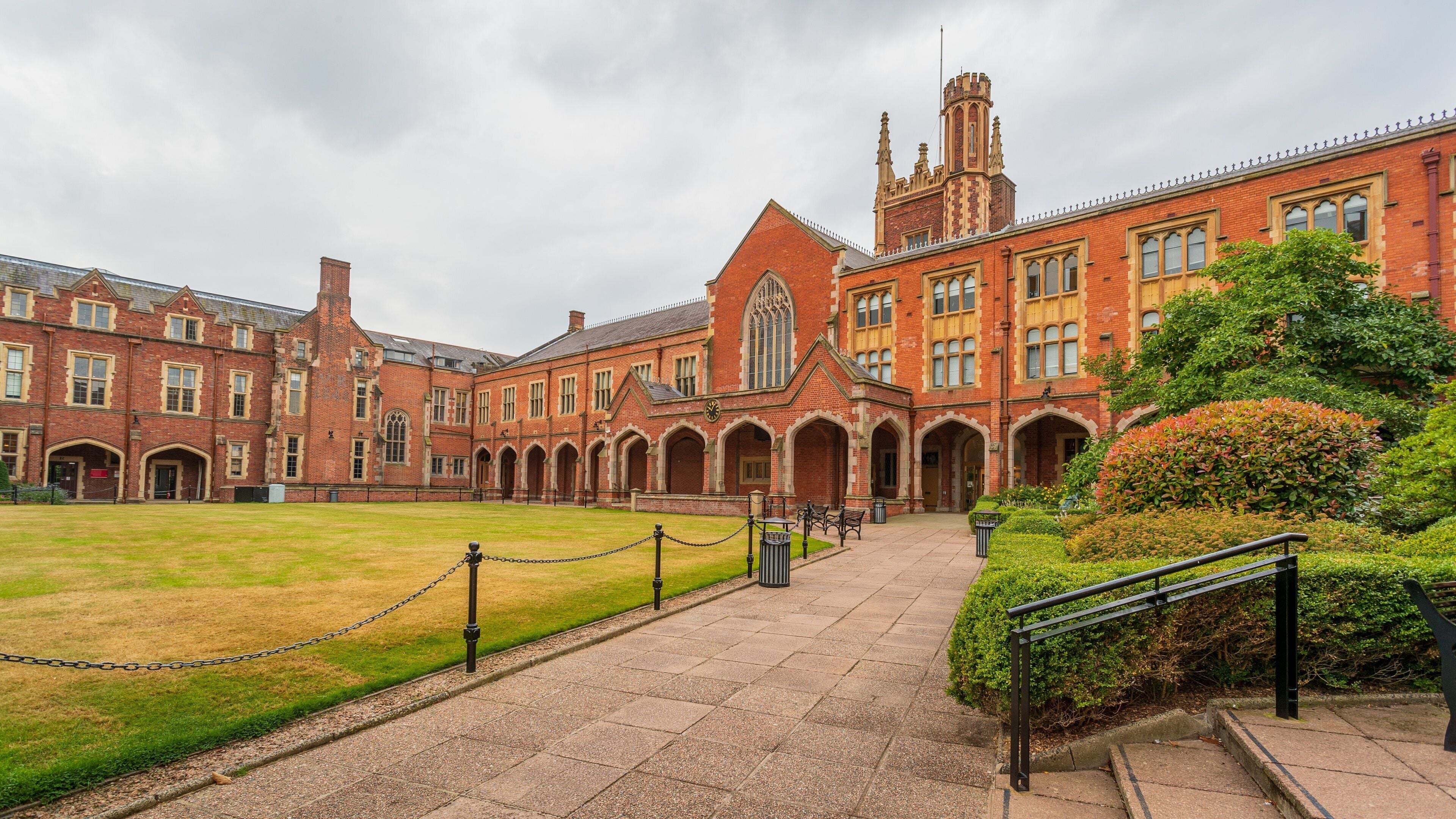 Queen\'s University of Belfast showing heritage architecture