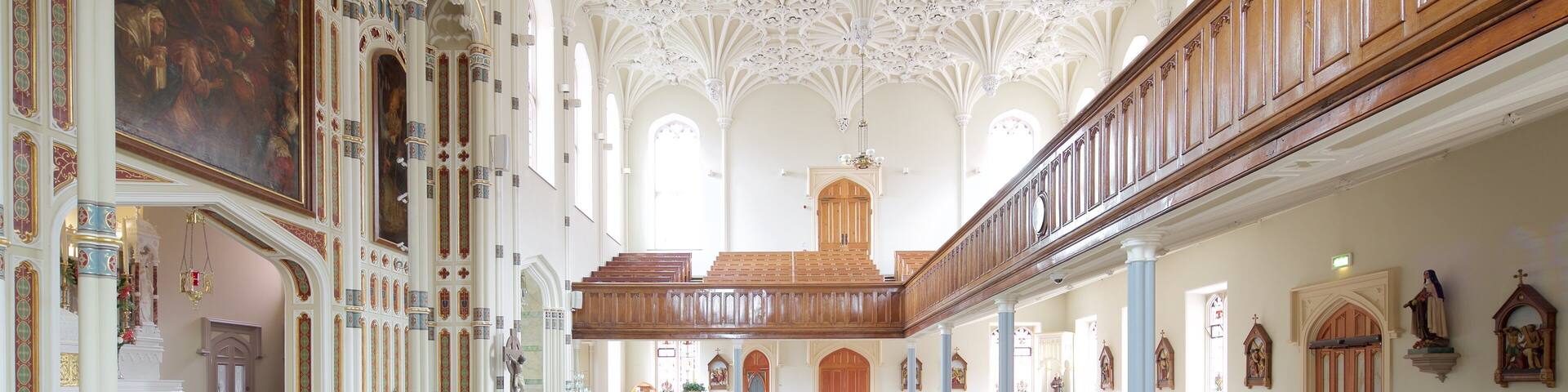 St. Malachy\'s Church ofreciendo vistas interiores, elementos del patrimonio y una iglesia o catedral