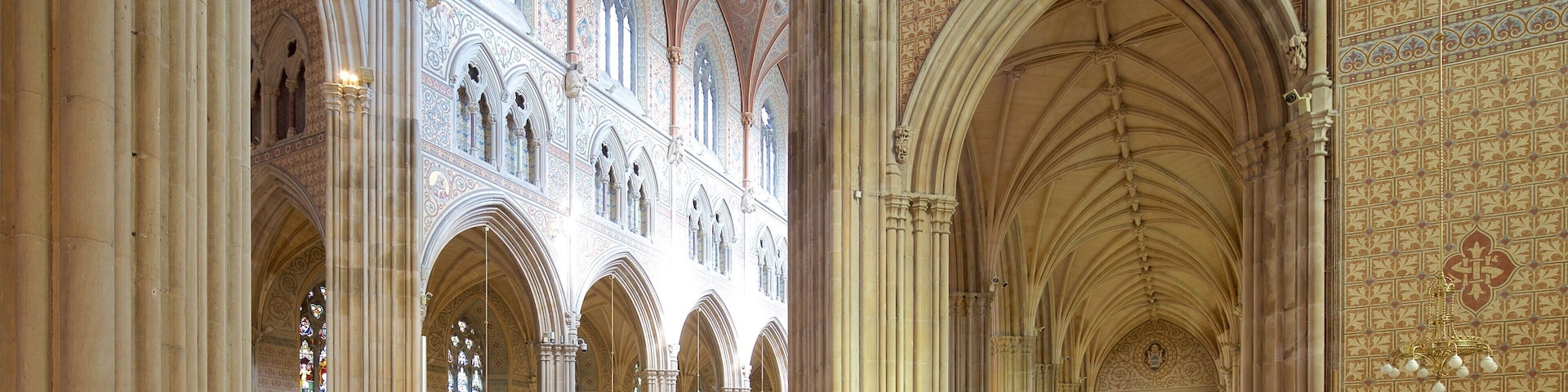 St. Patrick\'s Cathedral mostrando vistas internas, aspectos religiosos e elementos de patrimônio