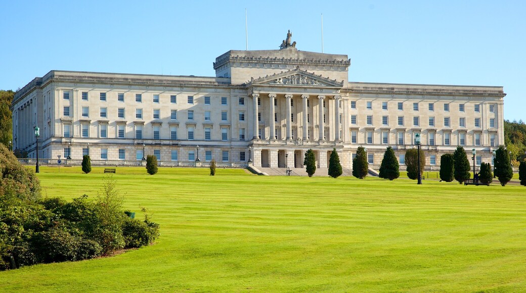 Stormont Parliament Buildings fasiliteter samt park, historisk arkitektur og administrativ bygning