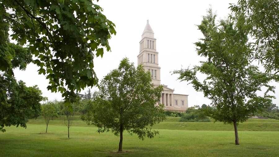 喬治華盛頓共濟會國家紀念館 呈现出 紀念物 和 花園