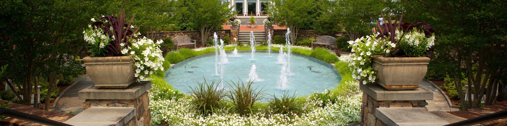 Lewis Ginter Botanical Garden which includes a garden, flowers and a fountain