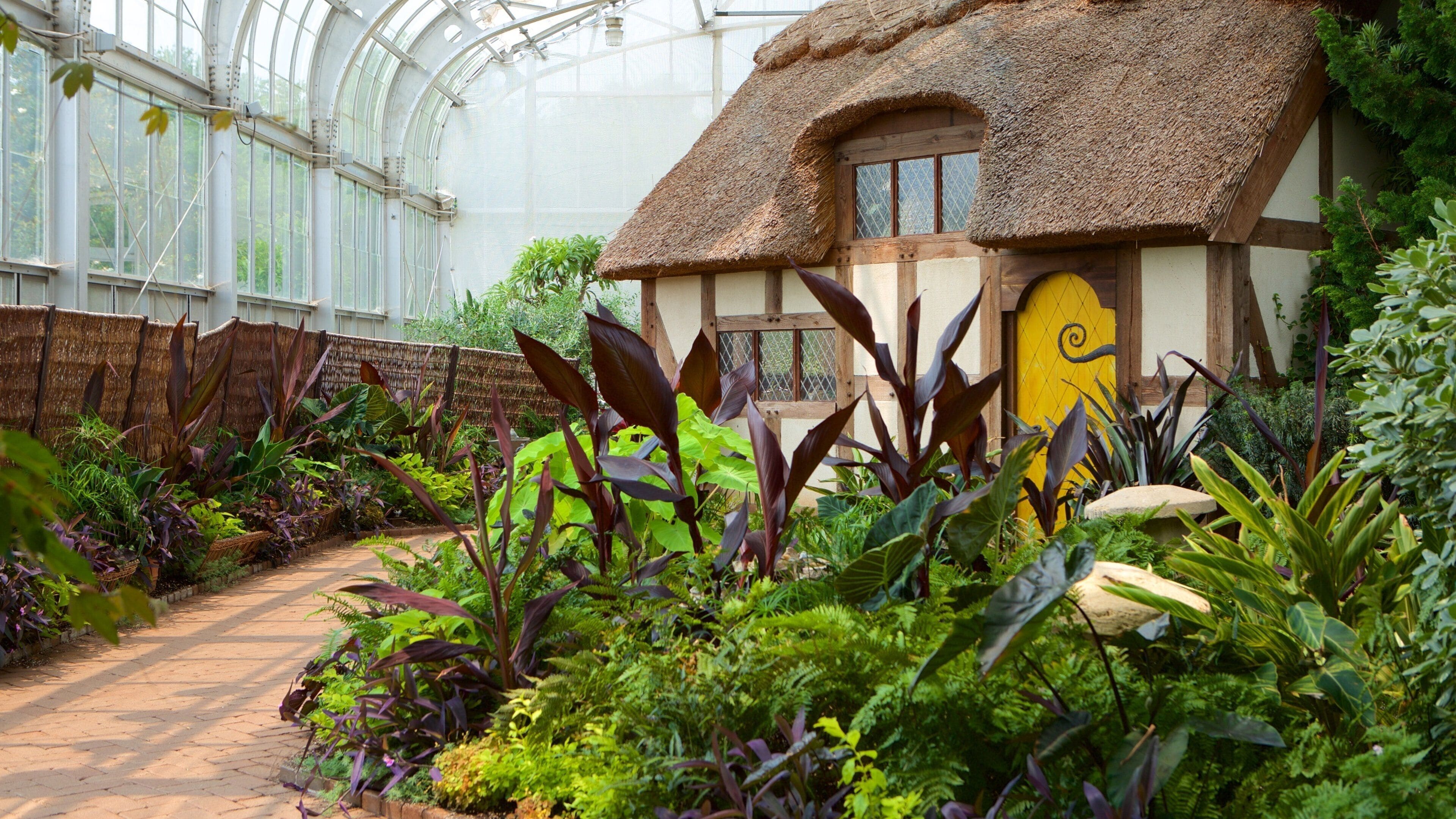 Lewis Ginter Botanical Garden featuring a garden