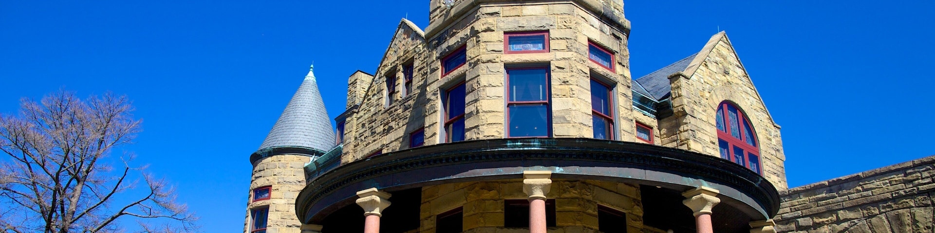 Maymont Park que inclui uma casa e arquitetura de patrimônio