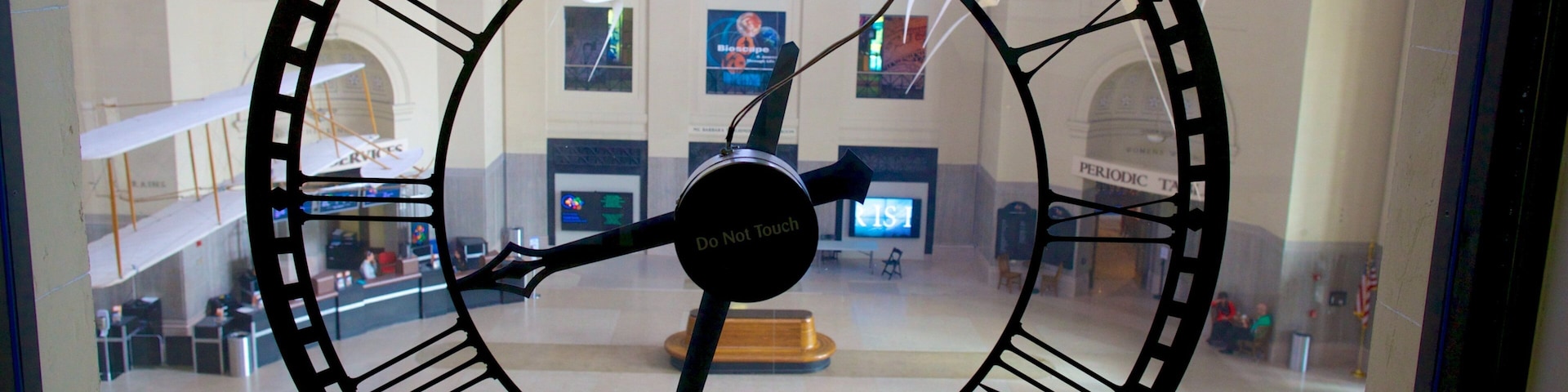 Science Museum of Virginia featuring interior views