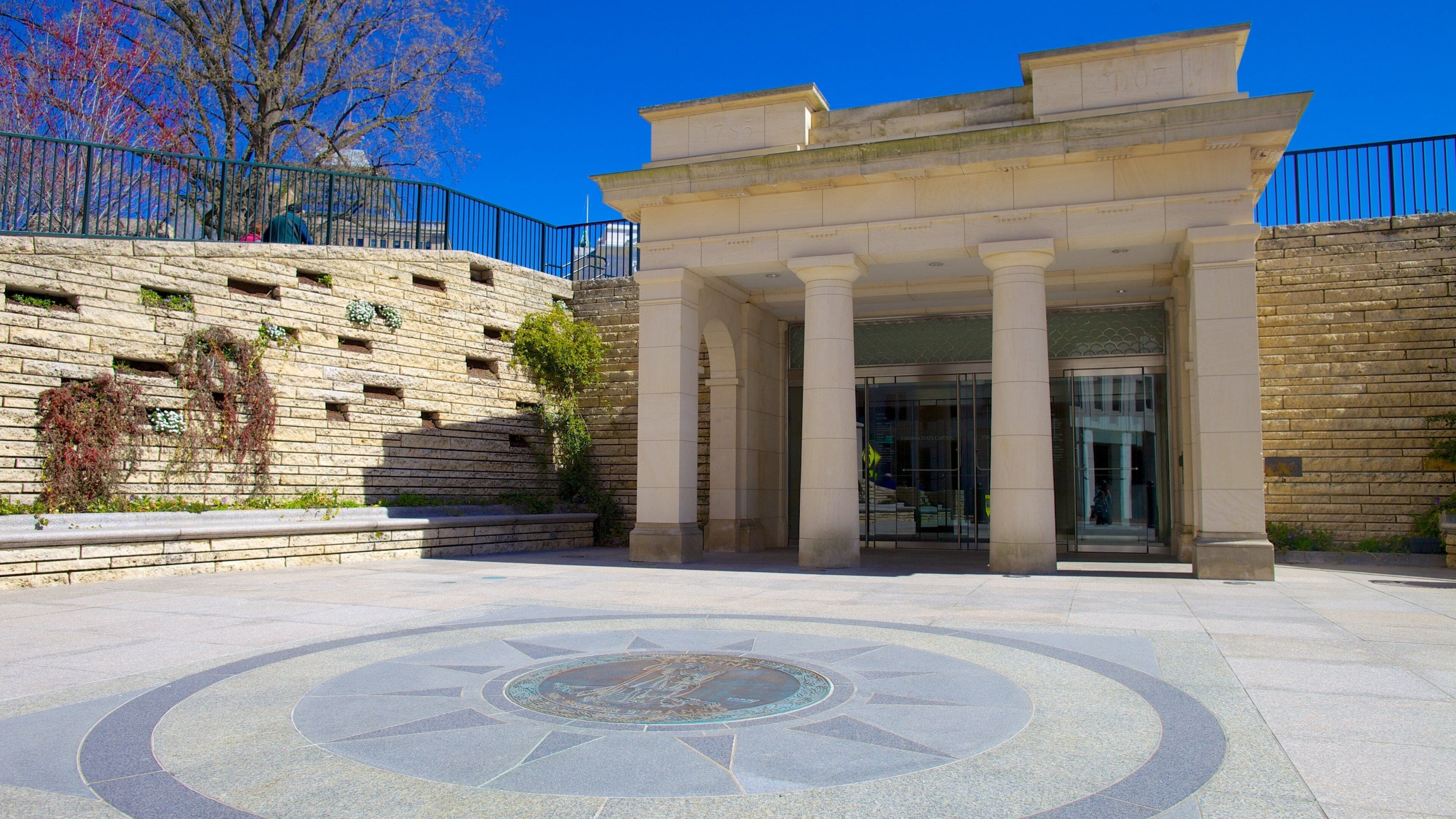 Virginia State Capitol showing a square or plaza and heritage architecture
