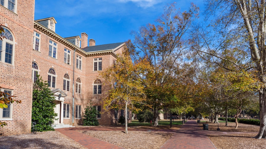 HNAPF8 The College of William and Mary, Williamsburg, Virginia, USA. The College of William and Mary, founded in 1693, is the second oldest institution of hi