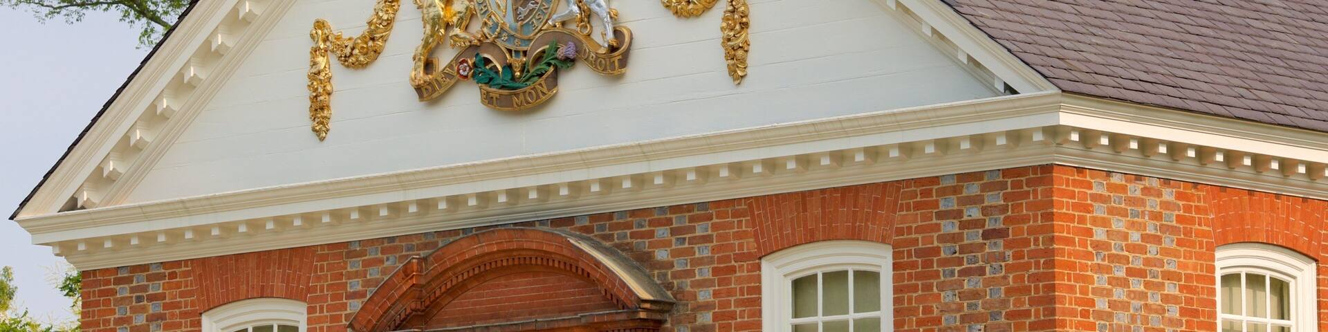 Governor\'s Palace showing heritage elements and an administrative building