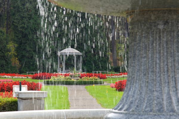 Manito Park montrant un parc et une fontaine