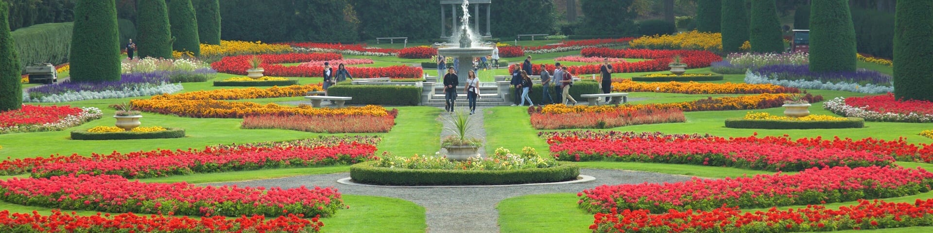 Manito Park featuring a fountain and a garden
