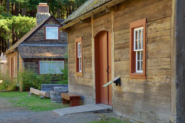Fort Nisqually Living History Museum que inclui arquitetura de patrimônio